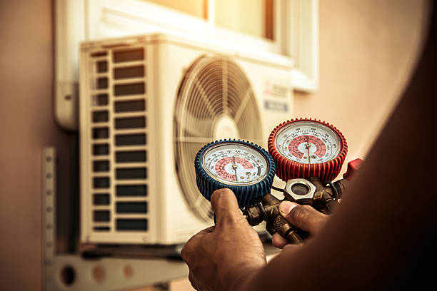 Professional Heat Pump Repair technician working in Mechanicsburg, OH